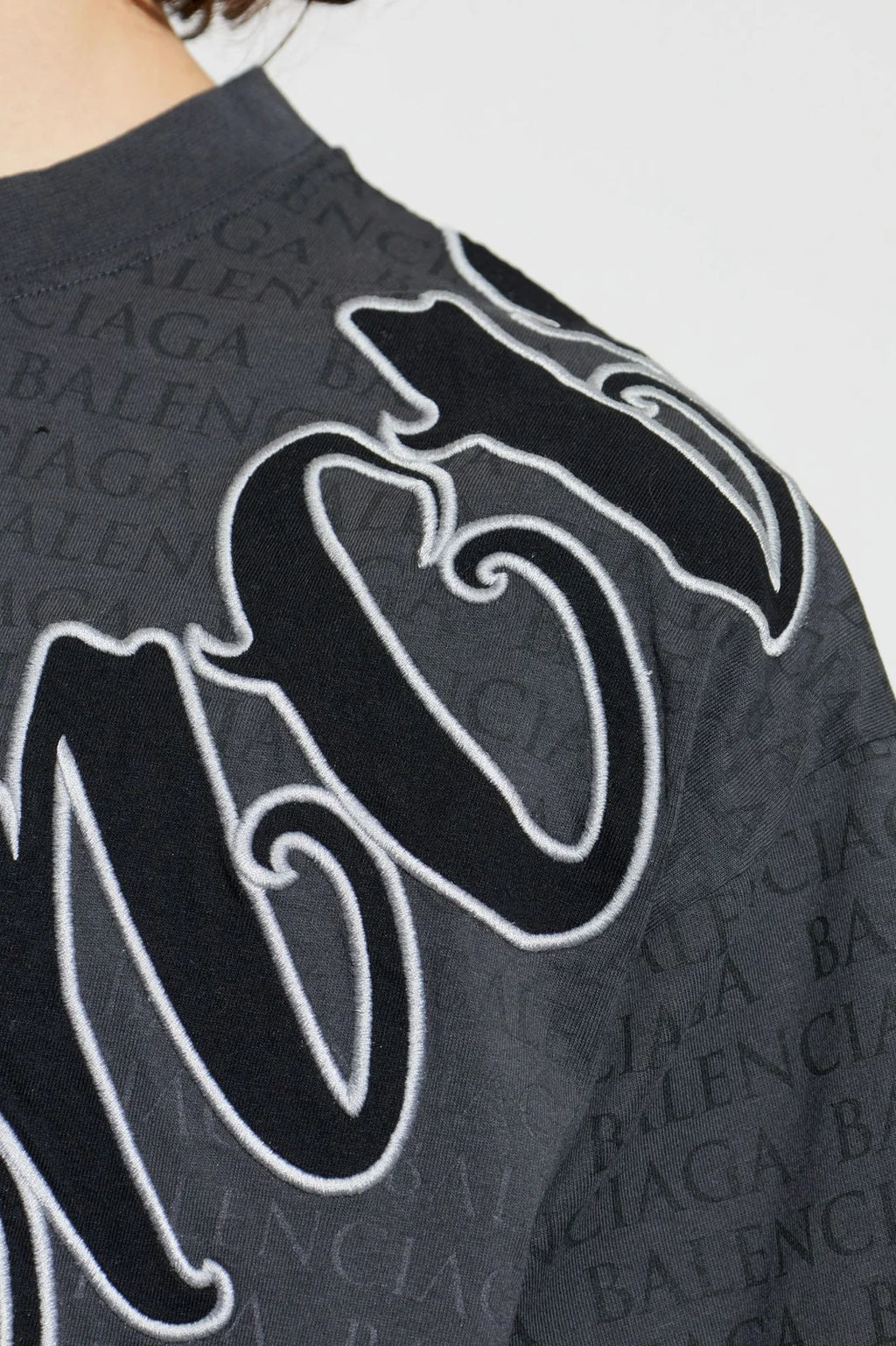 Balenciaga
logo-pattern T-shirt